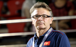 HLV Philippe Troussier được học trò khen ngợi hết lời