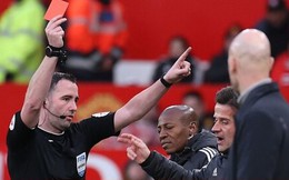 Thua đau Man Utd, HLV Fulham nổi giận trách trọng tài xử ép