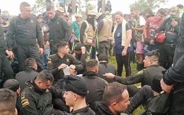 Biểu tình bạo lực ở Colombia: 2 người chết, hàng chục cảnh sát bị bắt làm con tin