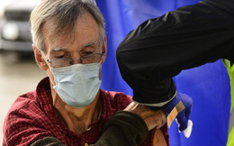 Vaccine phòng COVID-19 đã giúp ngăn chặn bao nhiêu ca tử vong?