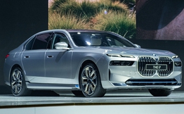 BMW i7, X7, 7-Series và 8-Series mới đồng loạt ra mắt Việt Nam: Giá từ 5,2 tỷ đồng, dồn áp lực lên Mercedes và Audi