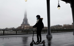 Paris sẽ cấm sử dụng xe scooter điện