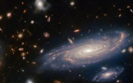 “Xuyên không” 13,5 tỉ năm, kính viễn vọng NASA tìm ra 4 thủy tổ vũ trụ