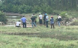 Phát hiện người đàn ông tử vong cạnh khe thoát nước