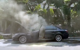 Kinh nghiệm lái xe: Những vật dụng không nên để trong xe ngày nắng nóng