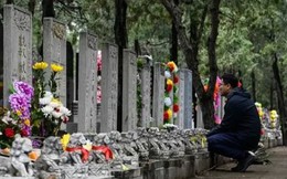 Trung Quốc dùng AI 'hồi sinh' người đã khuất: Nghĩa trang tạo giọng nói hệt người quá cố, có khách chi gần 200 triệu đồng để gặp thân nhân