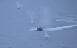 Tàu trinh sát Nga bị 3 xuồng cảm tử tấn công trên biển