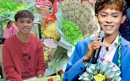 Tặng bó hoa làm bằng tiền cho nghệ sĩ có vi phạm pháp luật?