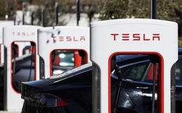 Thỏa thuận lịch sử trong ngành xe điện: Tesla đầu tư trạm sạc rồi cho đối thủ dùng chung