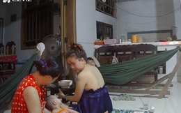 Mẹ bỉm sữa rơi nước mắt khi chứng kiến hành động của mẹ chồng cùng chồng lúc 3 giờ sáng