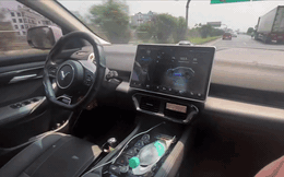 Vụ tài xế VF8 'nhảy' khỏi ghế lái, mặc xe tự chạy: Minh chứng thực tế Tesla, VinFast, Peugeot dễ 'ăn quả lừa'?