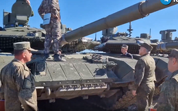 Video hàng trăm xe tăng T-90M sẵn sàng cho trận đánh lớn