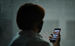 Rơi vào bẫy lừa tiền, cô gái trẻ hỏi ngược một câu khiến kẻ lừa đảo cứng họng - Ai cũng phải thốt lên: Cao tay!