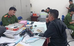 Công an làm việc với 4 người gây mất mỹ quan đô thị