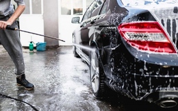 Những điều không nên làm khi tự rửa ô tô tại nhà chủ xe cần biết