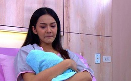 Cuống cuồng vì con sốt, mẹ chồng còn mắng một câu khiến tôi uất ức bật khóc