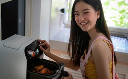 Tiết kiệm điện giữa nắng nóng, bạn nên chọn nấu nướng bằng bếp từ, nồi chiên không dầu, nồi nấu chậm, lò nướng hay lò vi sóng?