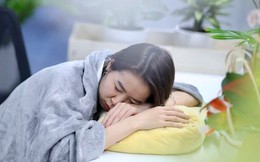 Cán bộ tuyển sinh ĐH Quy Nhơn hỏi giờ trưa có cần nghỉ ngơi không? Câu trả lời bất ngờ từ góc độ kinh tế