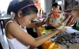 Cách xử lý khôn ngoan khi con hỏi 'Tại sao nhà mình không có nhiều tiền?'