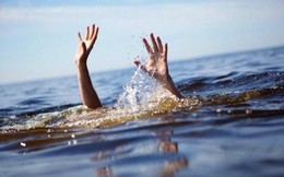 Nam sinh 14 tuổi tử vong khi tắm ở bể bơi
