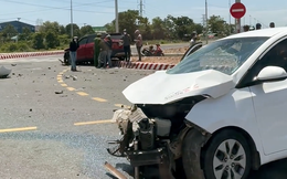 Đằng sau những bức ảnh TNGT: "Huynh đệ tương tàn" - KIA Seltos đối đầu Hyundai Grand i10