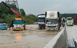 Đoàn chuyên gia đến điểm ngập ở đường cao tốc Dầu Giây - Phan Thiết