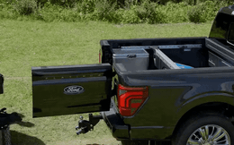 Ford F-150 nâng cấp cửa thùng độc đáo, rất tiện cho ai thường xuyên phải chở đồ phía sau