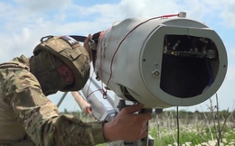 Cận cảnh lính Nga lắp ráp và phóng UAV quân sự trong xung đột Ukraine