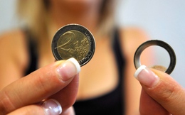 Đồng euro giả tràn ngập Kosovo, người dân thà tiêu dùng còn hơn nộp ngân hàng, coi như 'đồng tiền riêng' mới