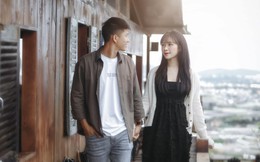 Phan Văn Đức hé lộ sắp ra MV, tay trong tay với vợ xinh tựa nàng thơ