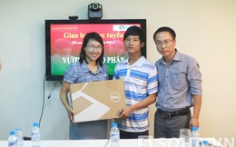 Những món quà thủ khoa Nguyễn Hữu Tiến đã nhận được trong buổi giao lưu
