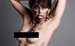 Lady Gaga cởi áo làm quần