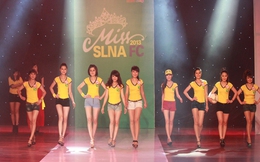 Miss SLNA "cực nóng" trong đêm chung kết