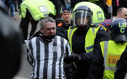 “Điên tiết” vì thua trận, CĐV Newcastle nổi loạn