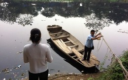 Dân làng cổ Hà Nội qua sông theo cách 'lạ kỳ'