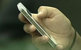 Con trai dùng dao chém bố vì không được tặng iPhone