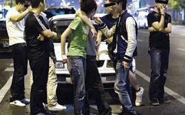 Thanh niên Trung Quốc điên cuồng chạy theo mốt “đọ bố”