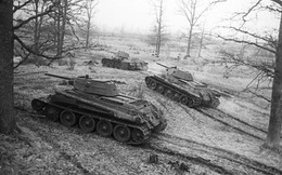 Xe tăng T-34 - 80 tuổi vẫn "lợi hại"