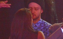 Lộ ảnh Justin Timberlake tình tứ với gái lạ