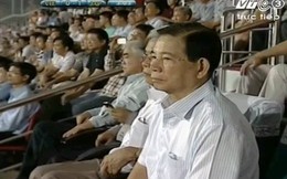 Nguyên Chủ tịch nước Nguyễn Minh Triết tới cổ vũ U19 Việt Nam