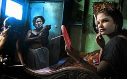 Cận cảnh khu “đèn đỏ” lớn nhất châu Á ở Ấn Độ