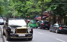 Rolls-Royce Phantom Rồng độ vàng cực độc trên phố Hà Nội