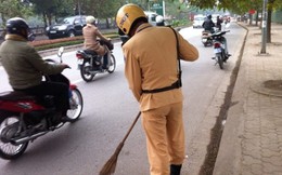 Hàng trăm chiếc đinh rải rác ở đường, dân nhốn nháo tìm chỗ vá xe