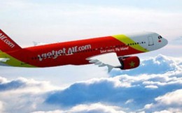 Mưa lớn, hai chuyến bay của Vietjet đi TPHCM hạ cánh Cam Ranh