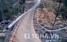 Cầu tạm Chu Va 6 bị lũ cuốn trôi