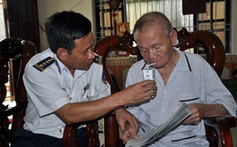 Cụ ông 102 tuổi đem tiền lương hưu ủng hộ Cảnh sát biển