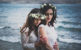 Ảnh cưới siêu lãng mạn của cặp đôi đồng tính nữ người Úc