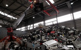 300 tấn vàng đổ ra bãi rác trong năm 2014