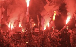 Bị Kiev phớt lờ, cực đoan Ukraine tự "dựng cờ" đánh ly khai