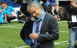 Jose Mourinho lại "ném" huy chương vô địch Premier League